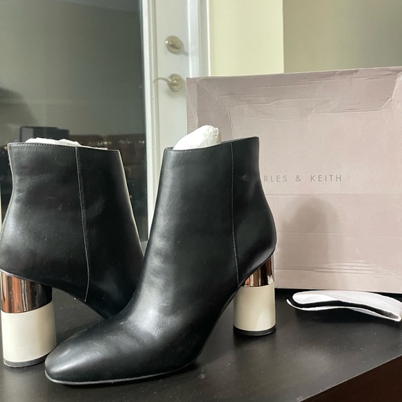 Concrete Heel Ankle Boots - Picture 3 of 5